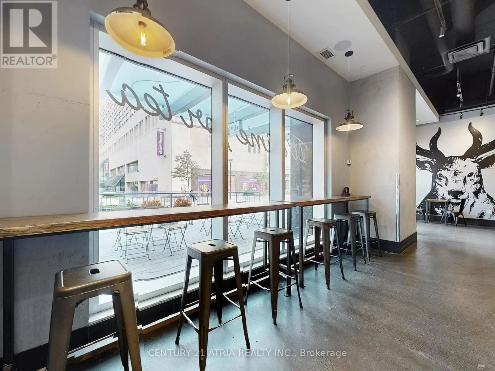 1 - 382 YONGE STREET