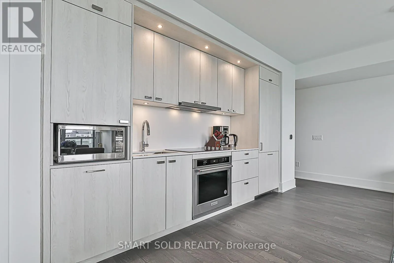 1504 - 480 FRONT ST WEST STREET W