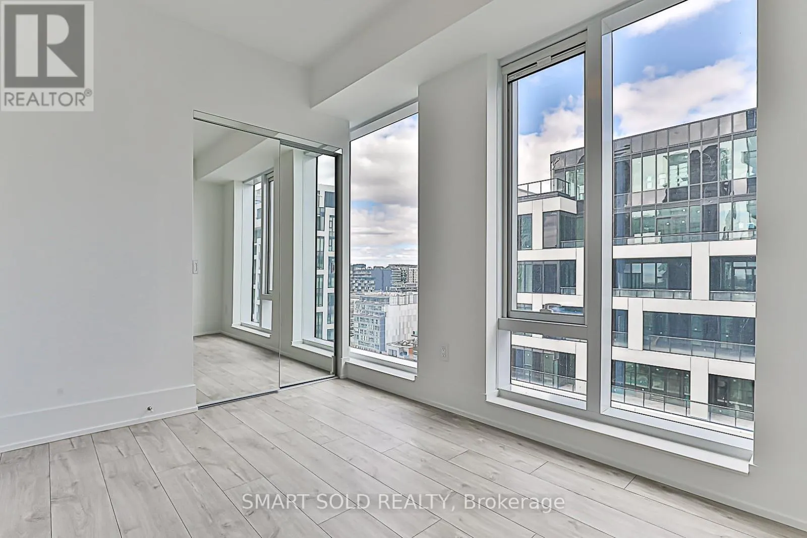 1504 - 480 FRONT ST WEST STREET W