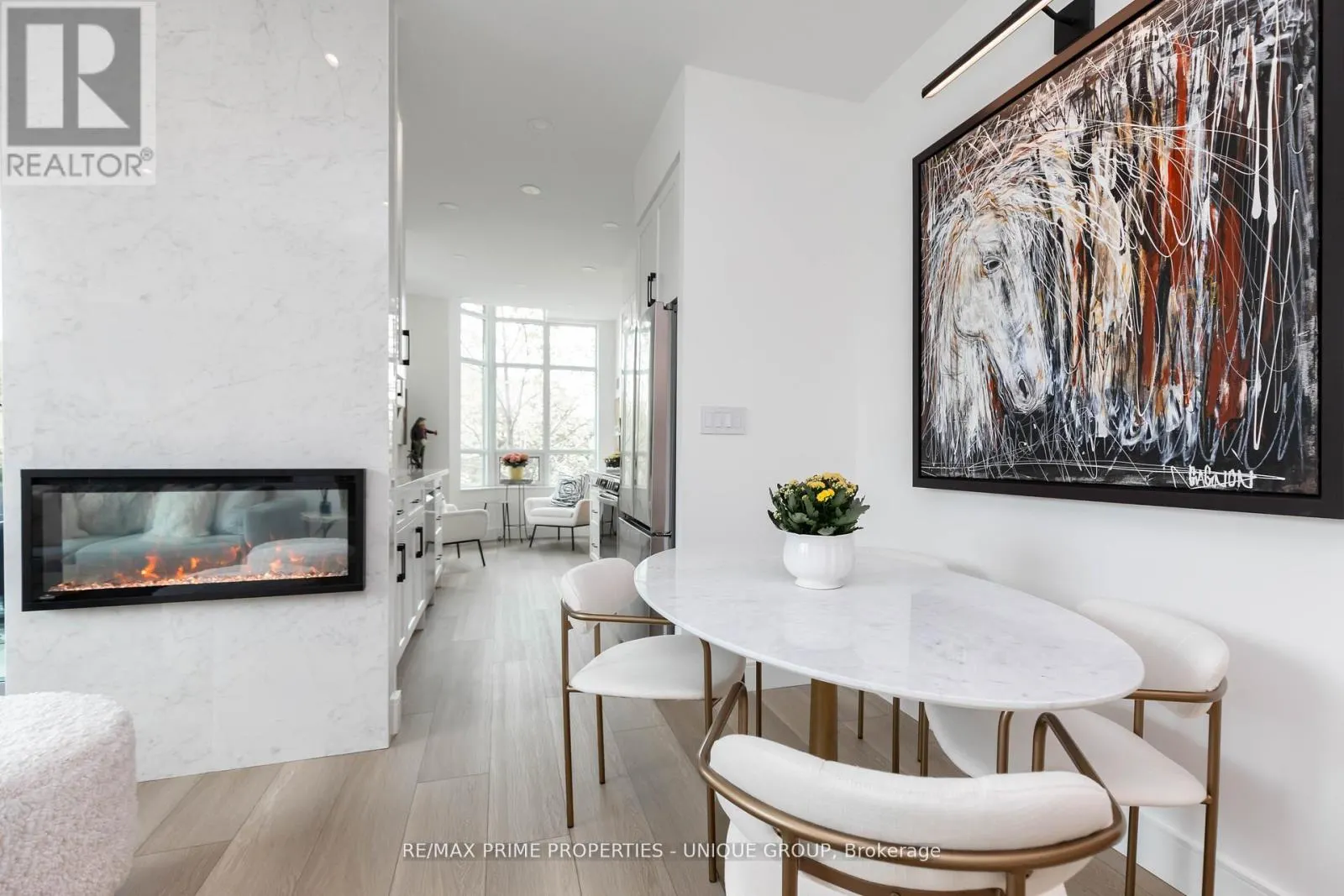 218 - 20 BLOORVIEW PLACE