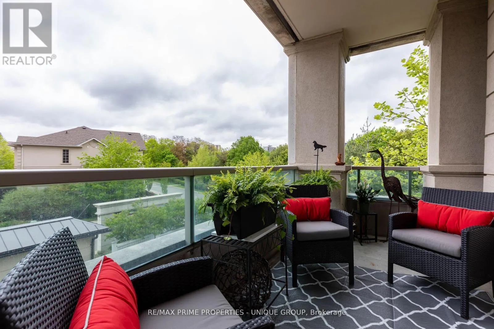 218 - 20 BLOORVIEW PLACE