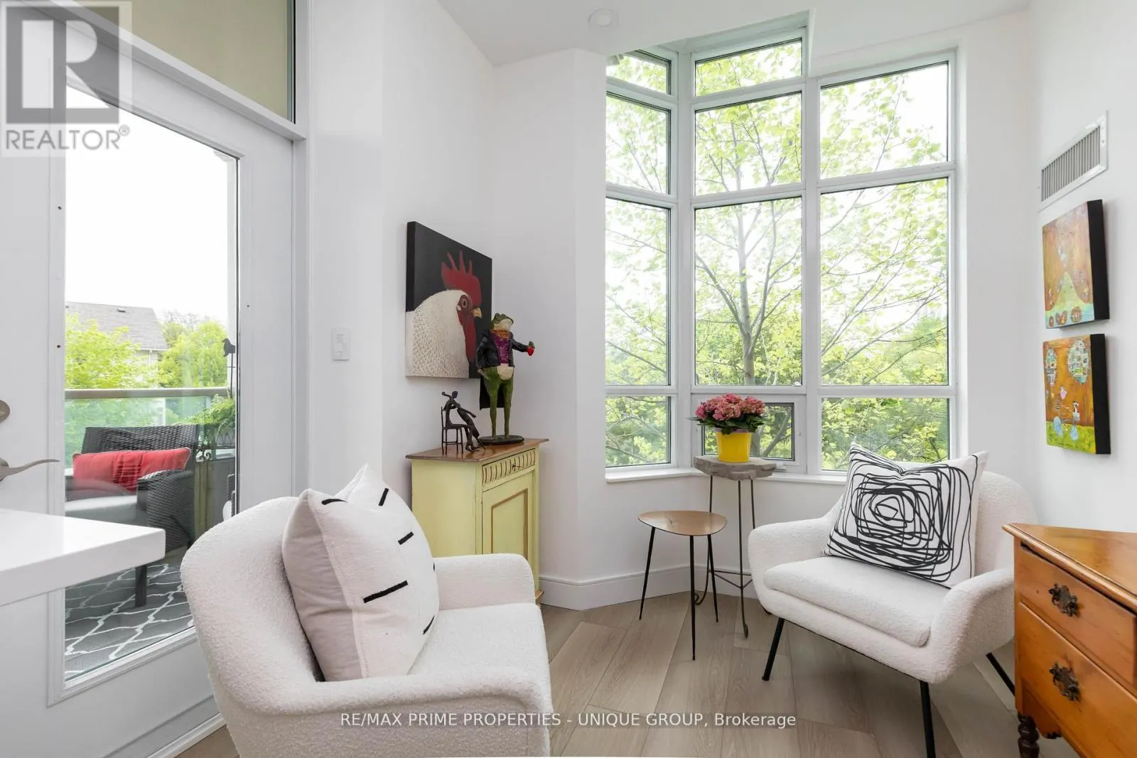 218 - 20 BLOORVIEW PLACE