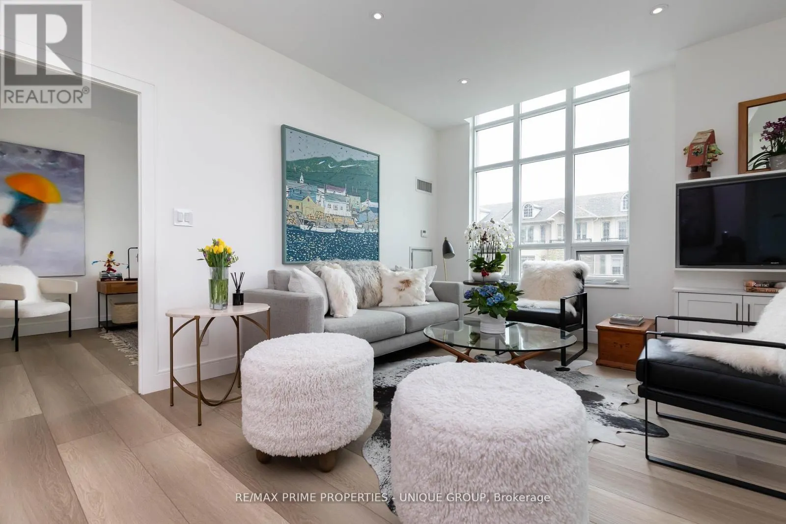218 - 20 BLOORVIEW PLACE