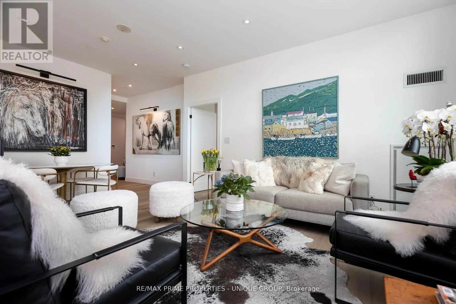218 - 20 BLOORVIEW PLACE