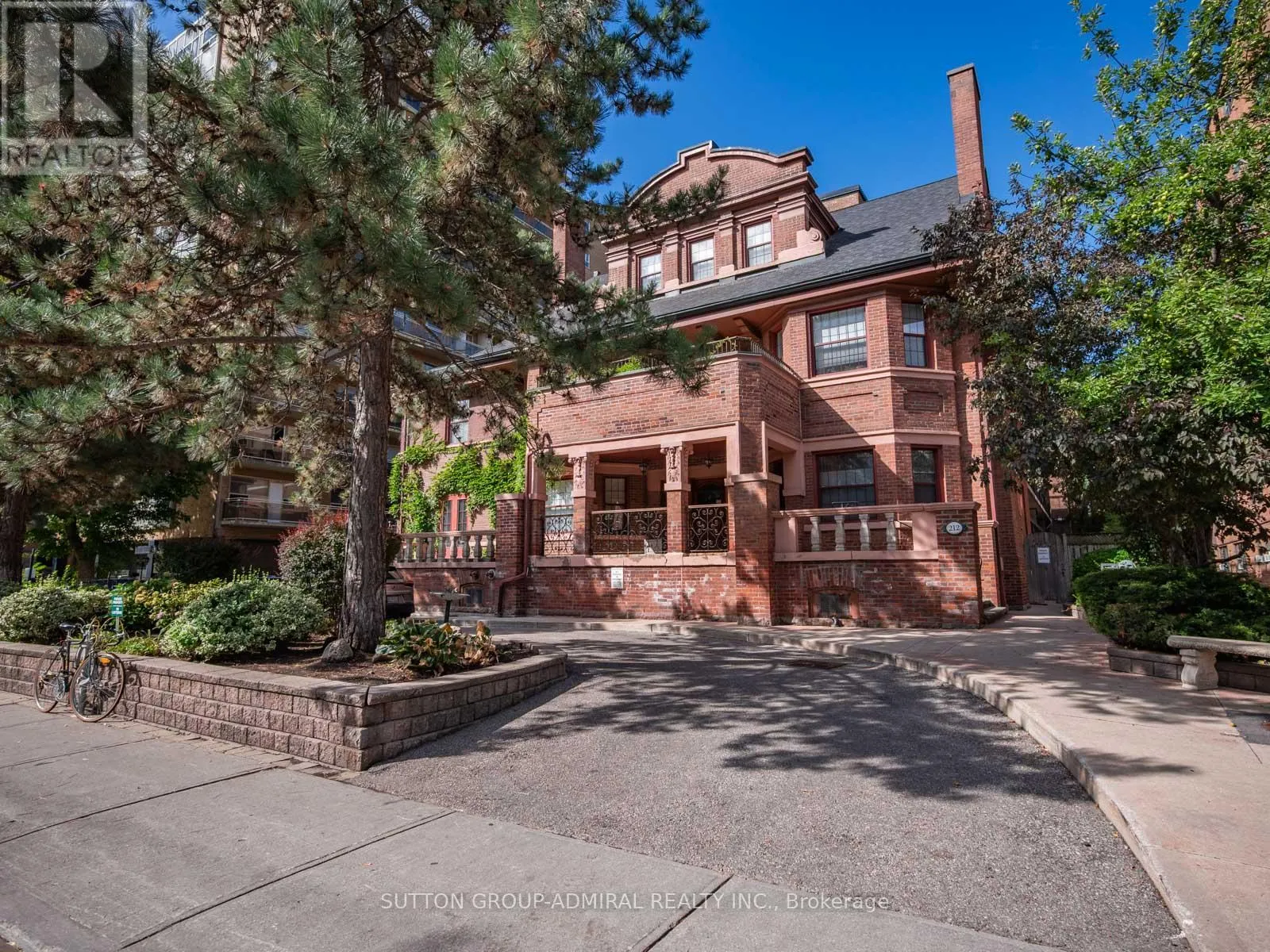 106 - 212 ST. GEORGE STREET