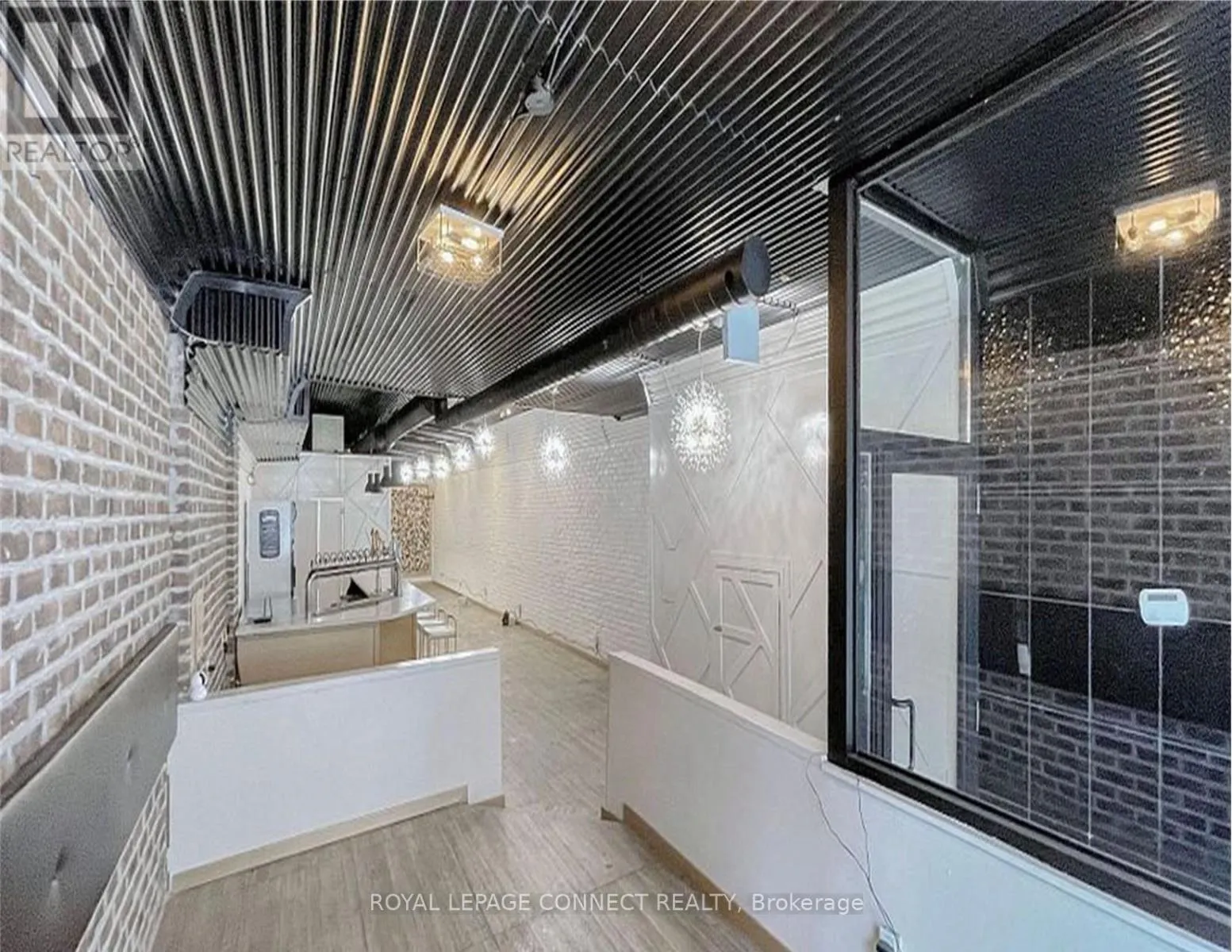 566 QUEEN STREET W