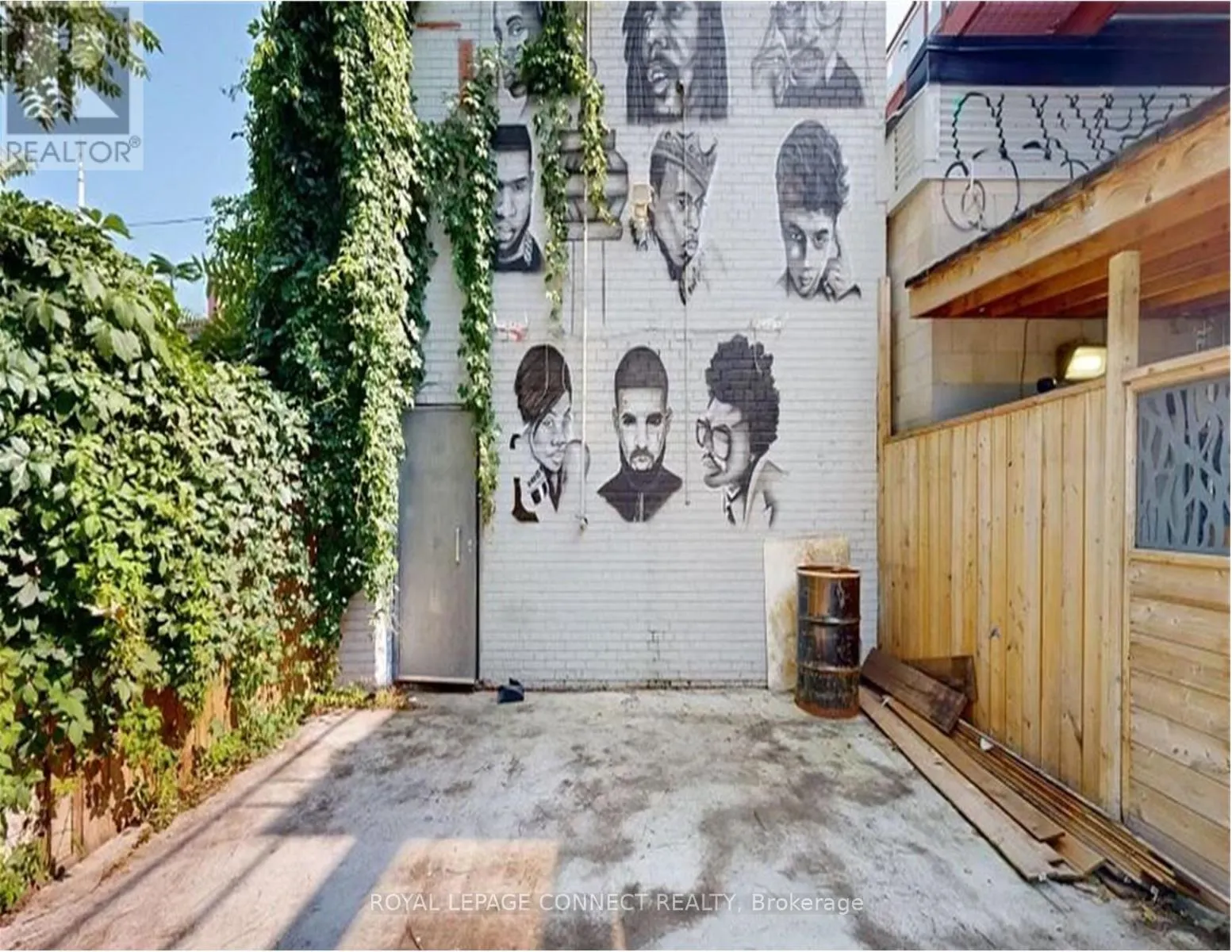 566 QUEEN STREET W