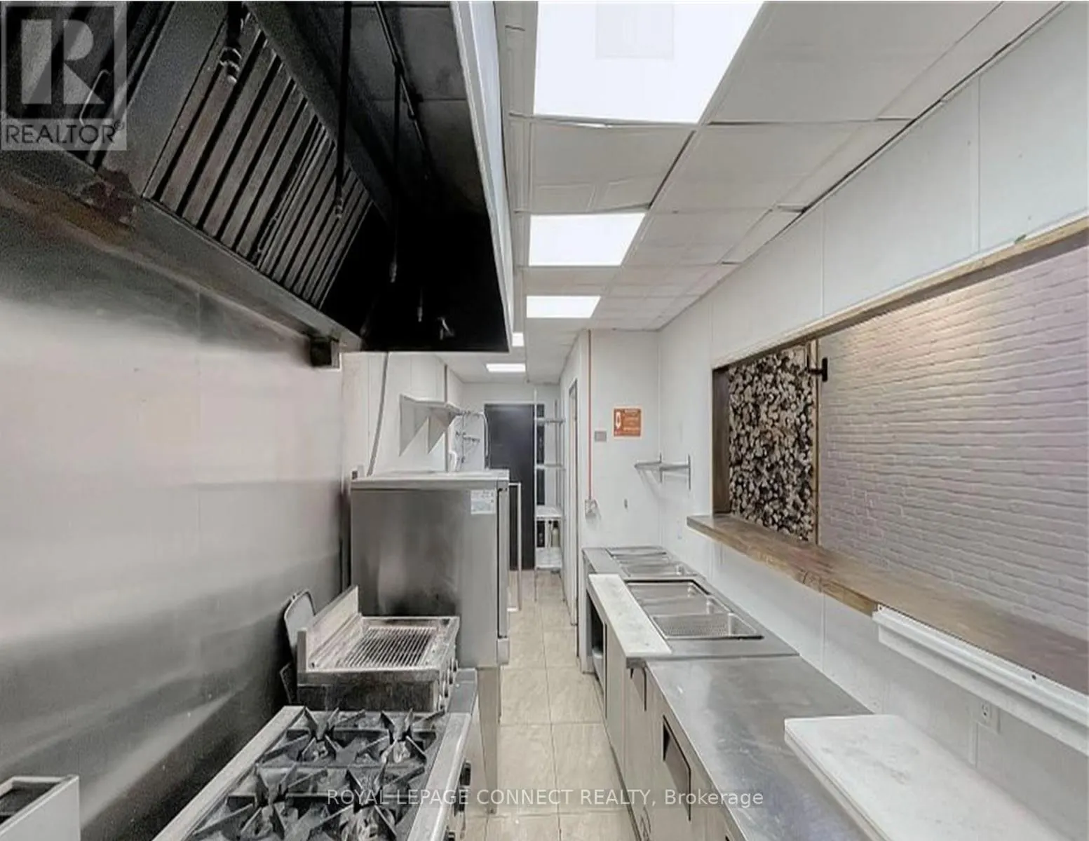 566 QUEEN STREET W