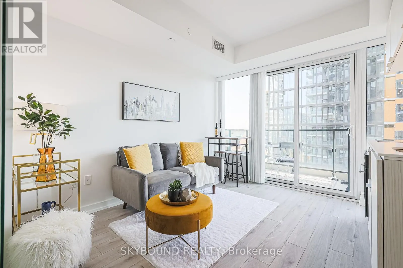 1509 - 77 SHUTER STREET