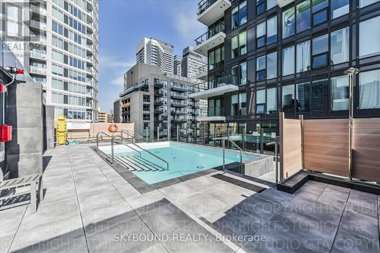 1509 - 77 SHUTER STREET
