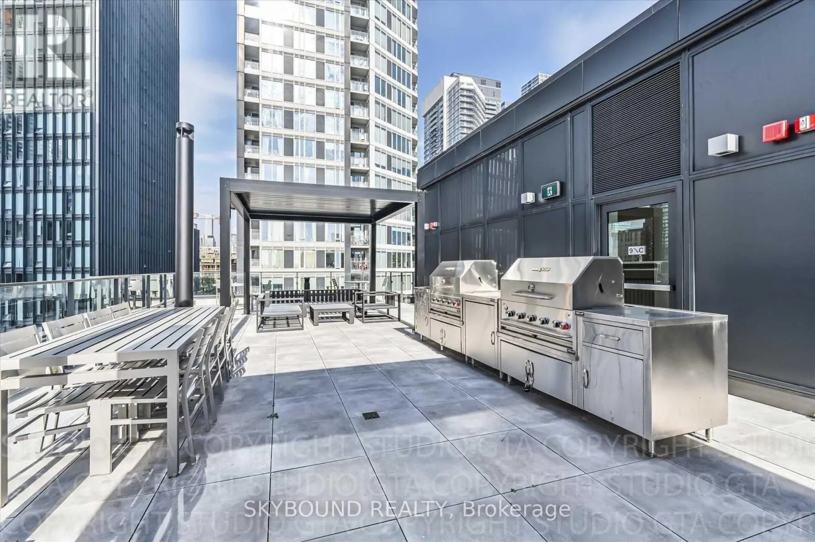 1509 - 77 SHUTER STREET