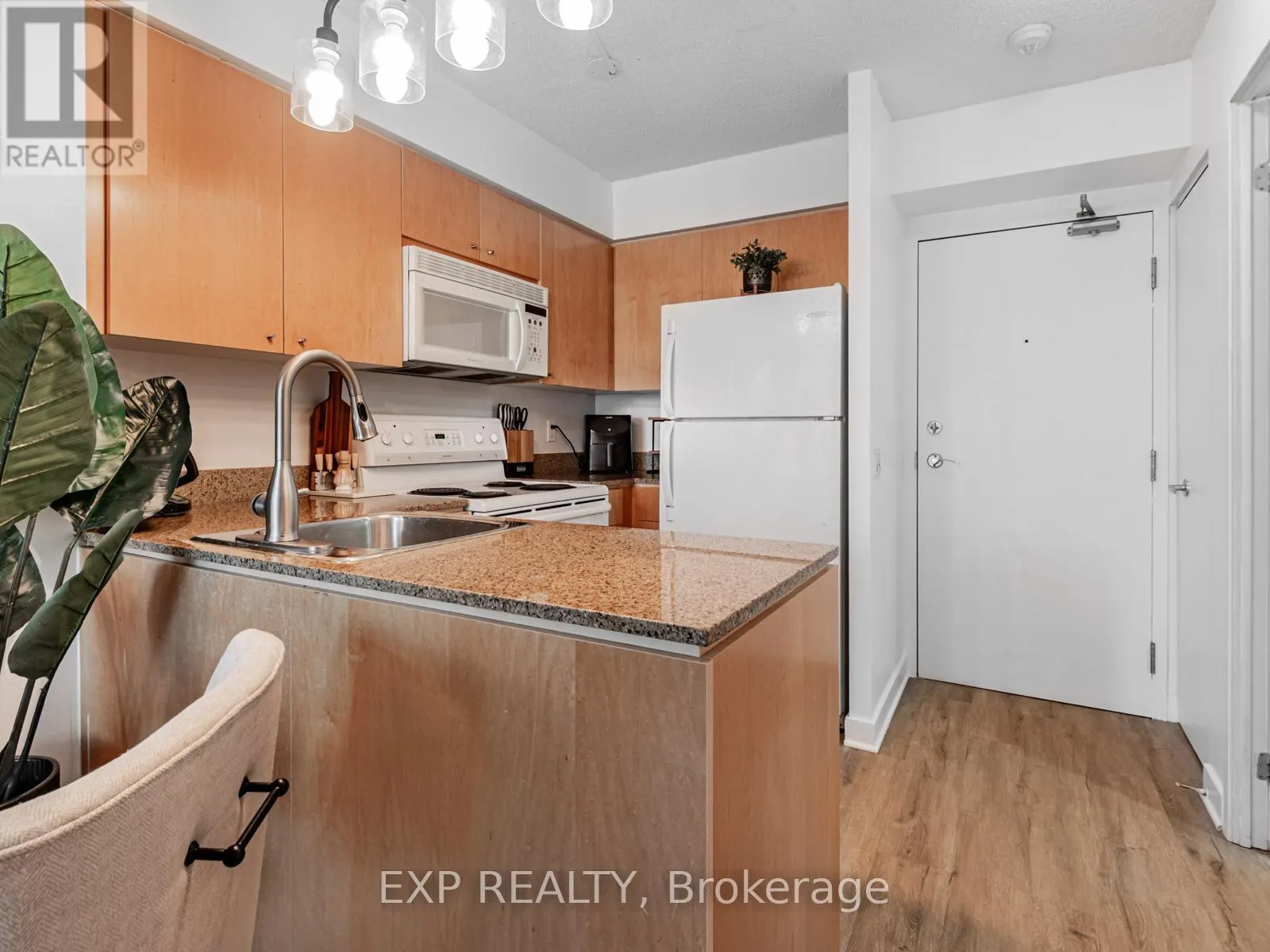 317 - 361 FRONT STREET W