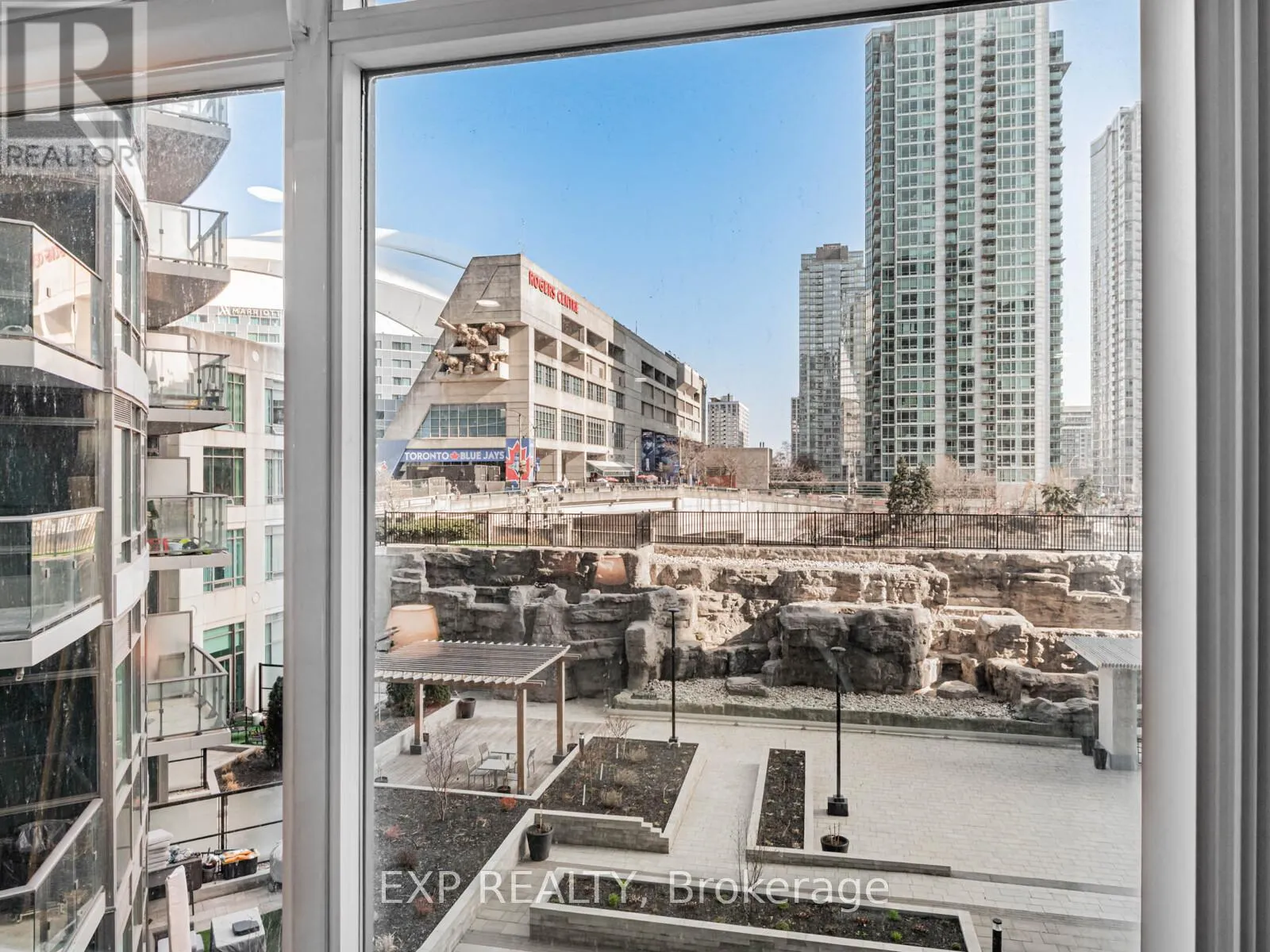 317 - 361 FRONT STREET W