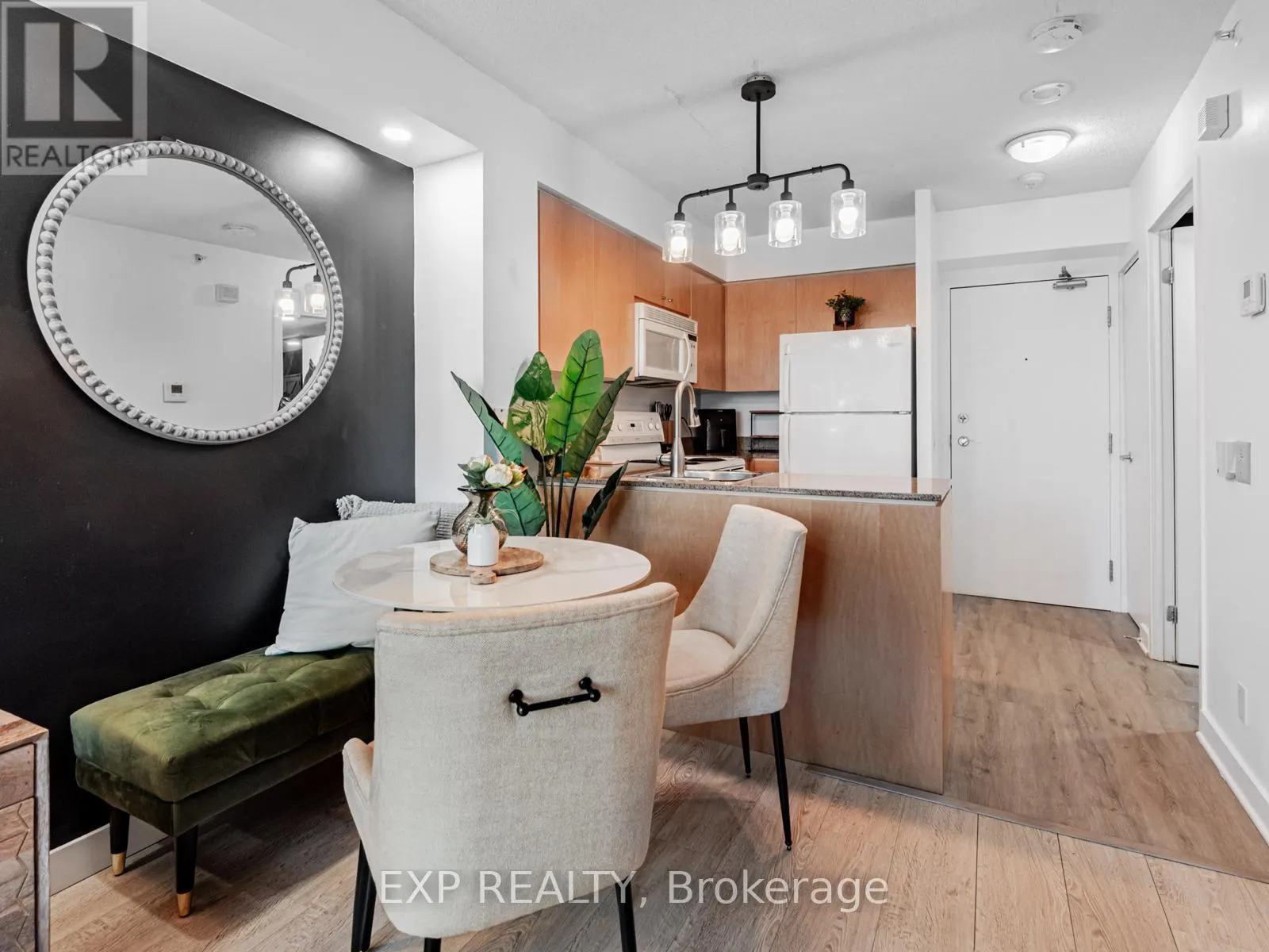 317 - 361 FRONT STREET W