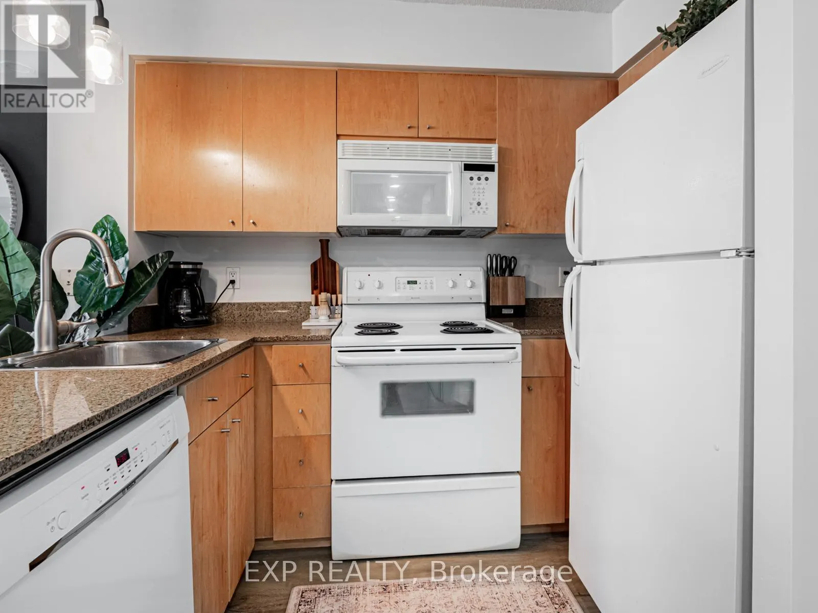 317 - 361 FRONT STREET W