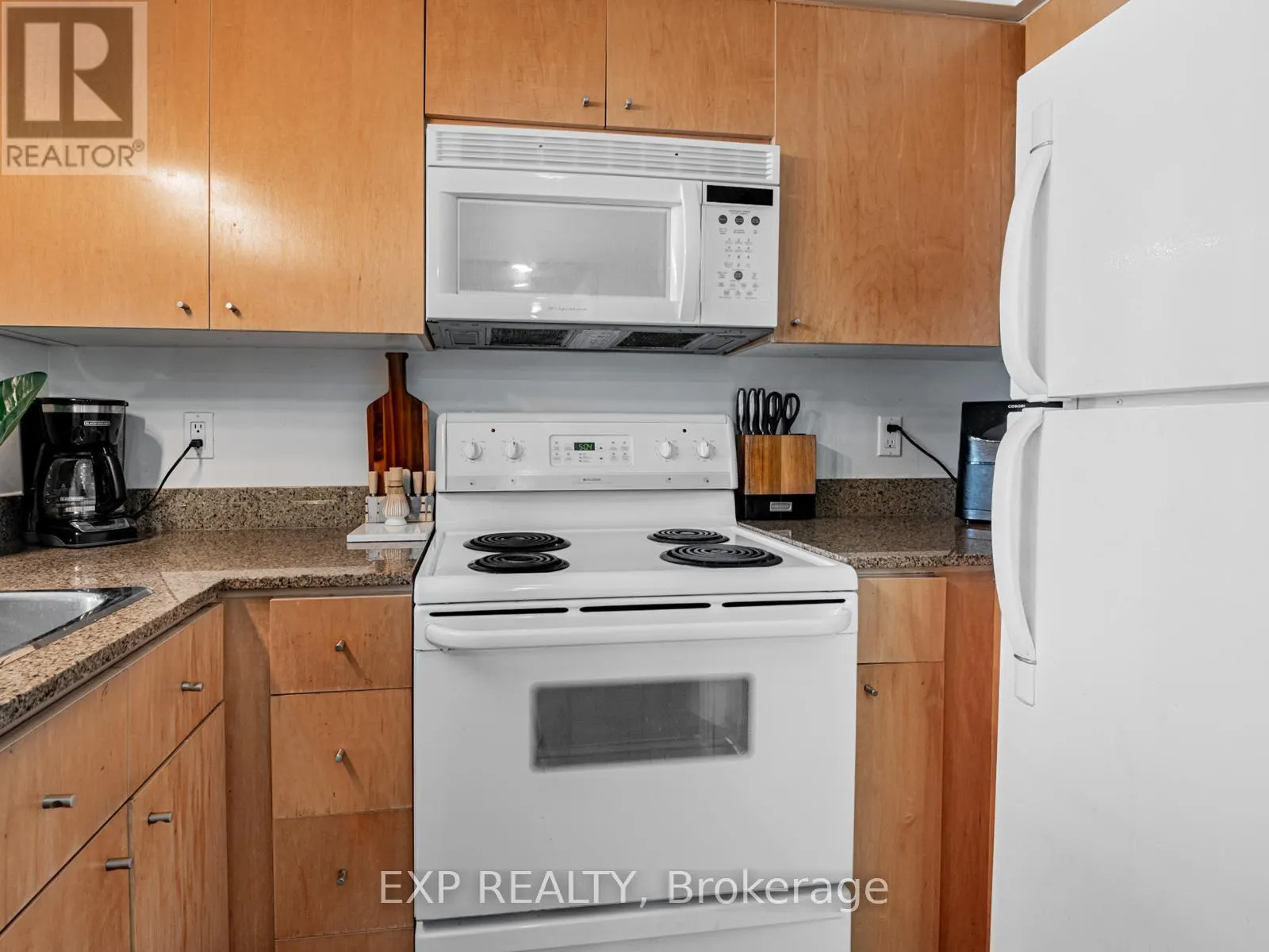 317 - 361 FRONT STREET W