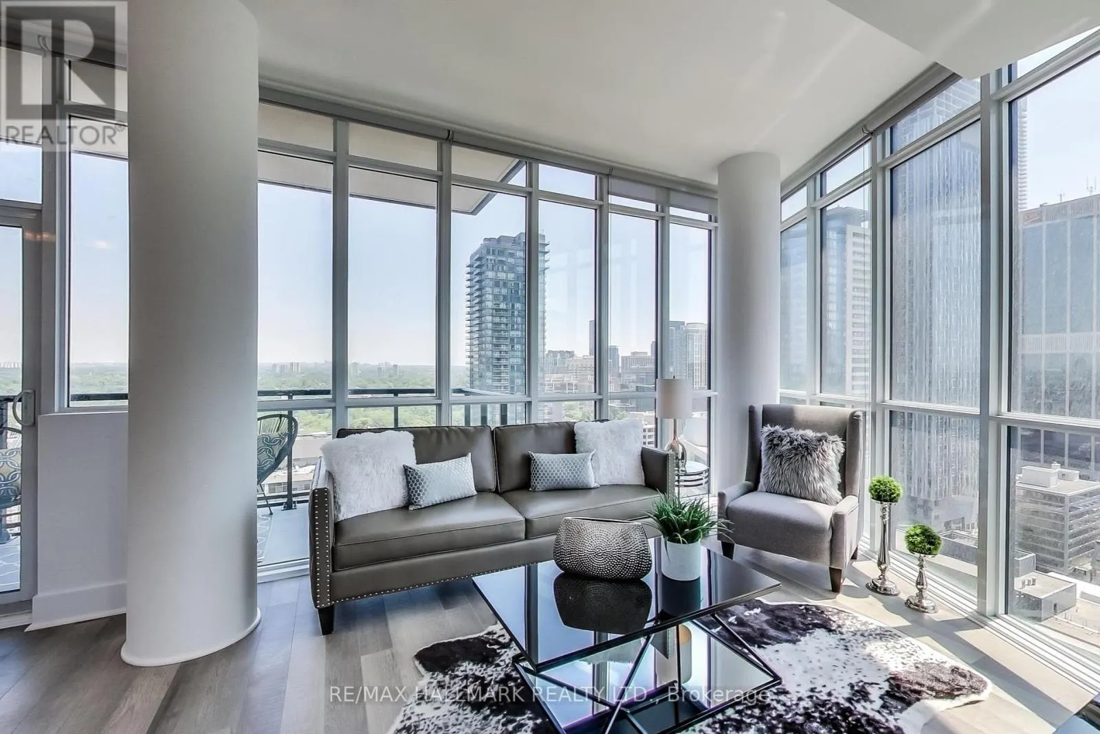 2107 - 32 DAVENPORT ROAD