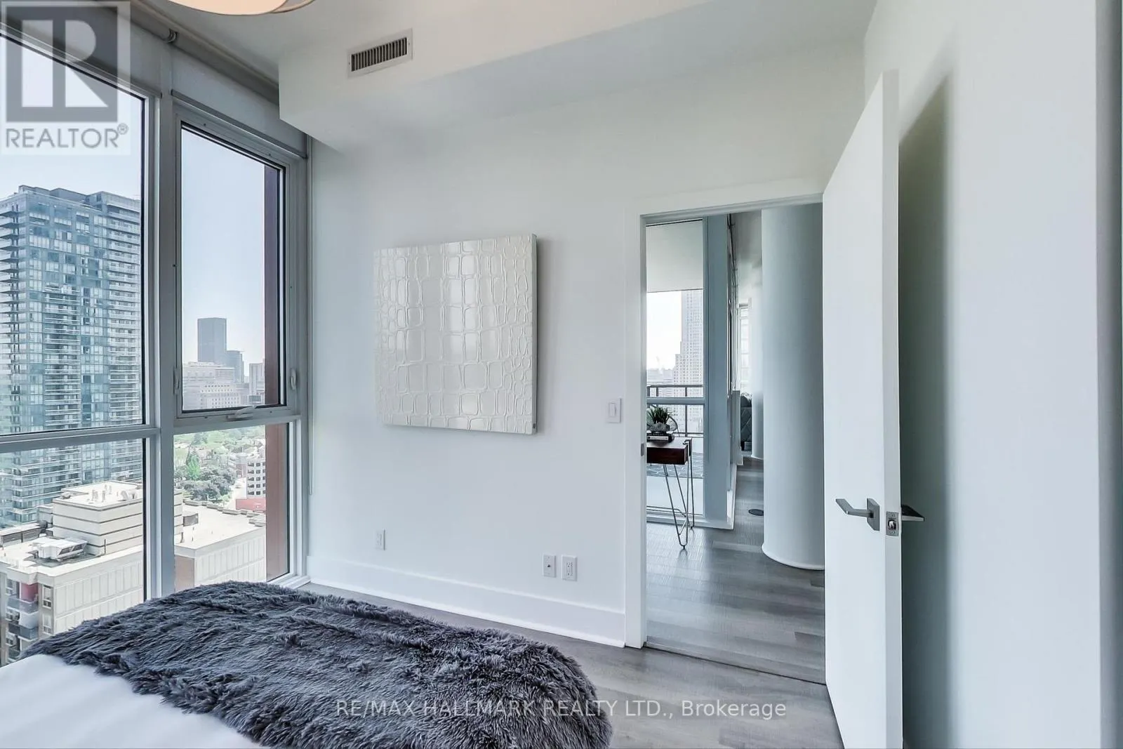 2107 - 32 DAVENPORT ROAD