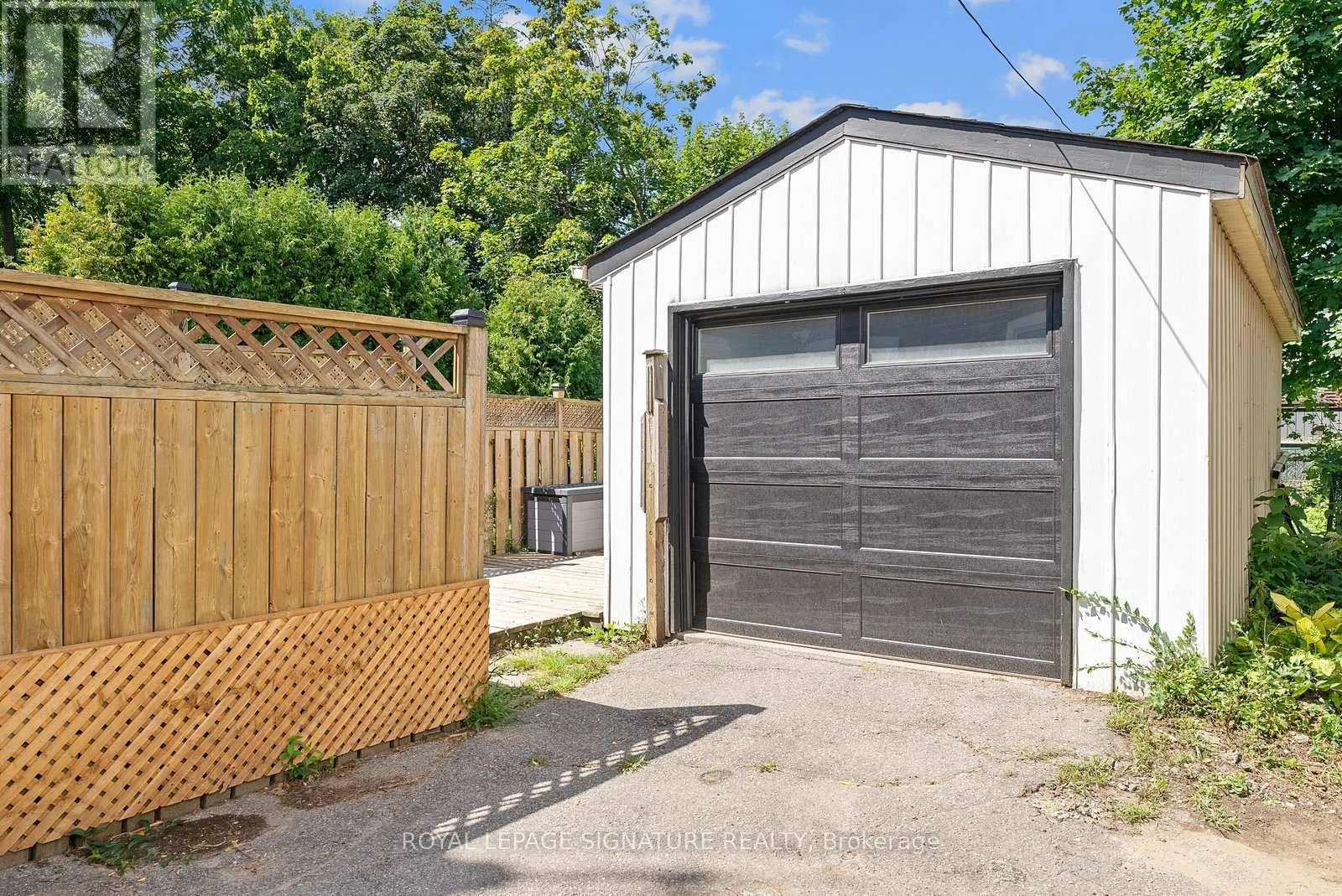 18 VANDERHOOF AVENUE