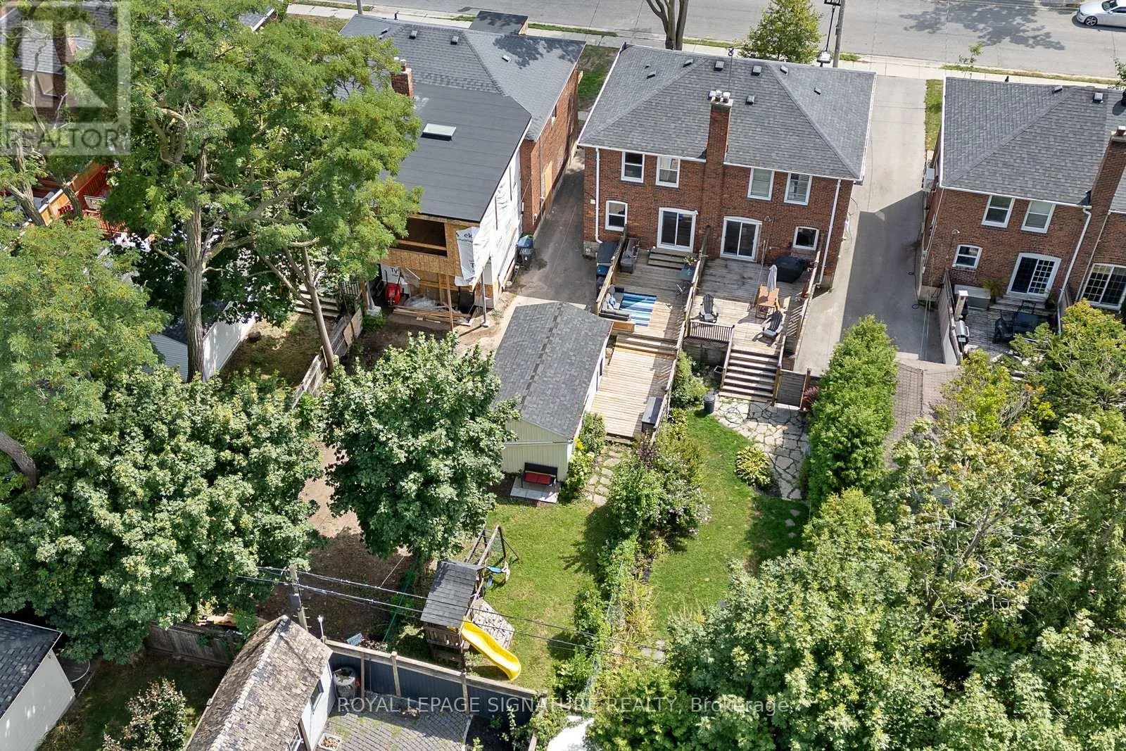 18 VANDERHOOF AVENUE