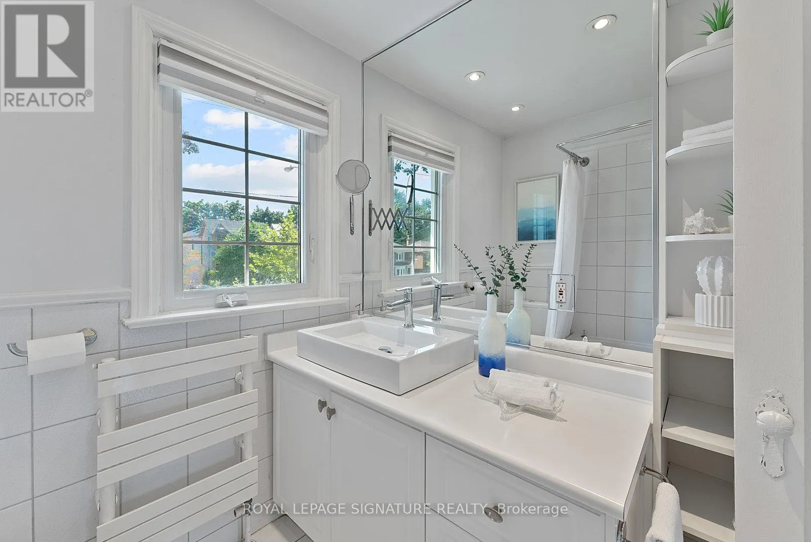 18 VANDERHOOF AVENUE