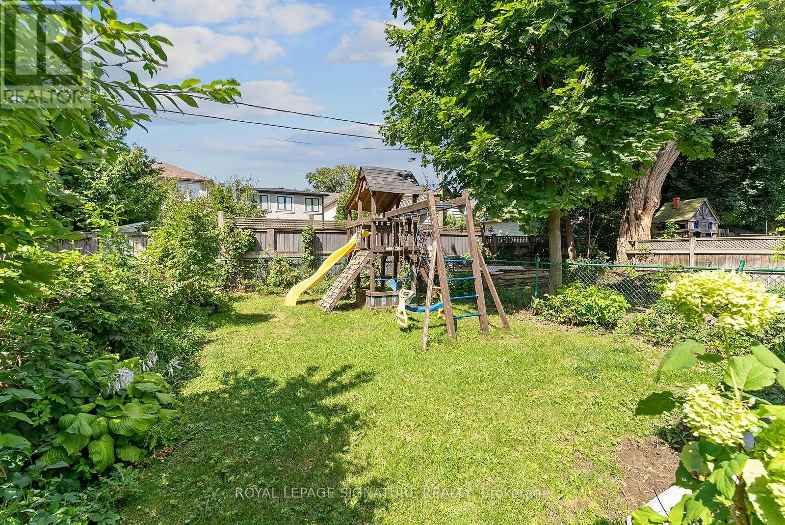 18 VANDERHOOF AVENUE