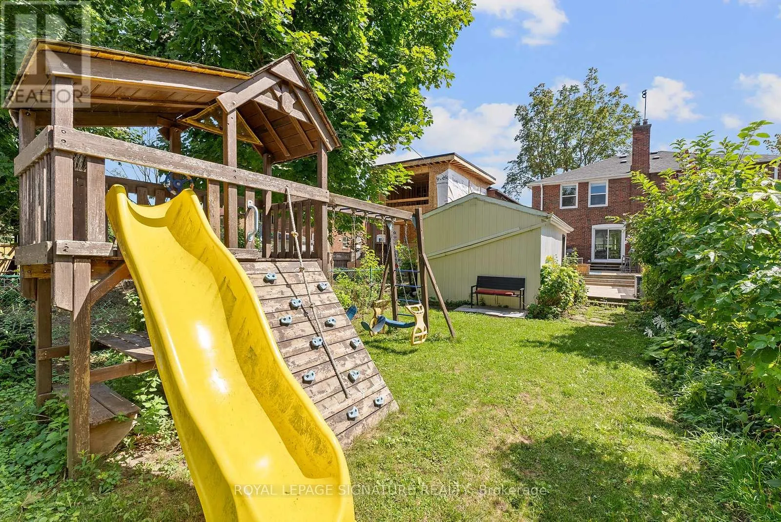 18 VANDERHOOF AVENUE