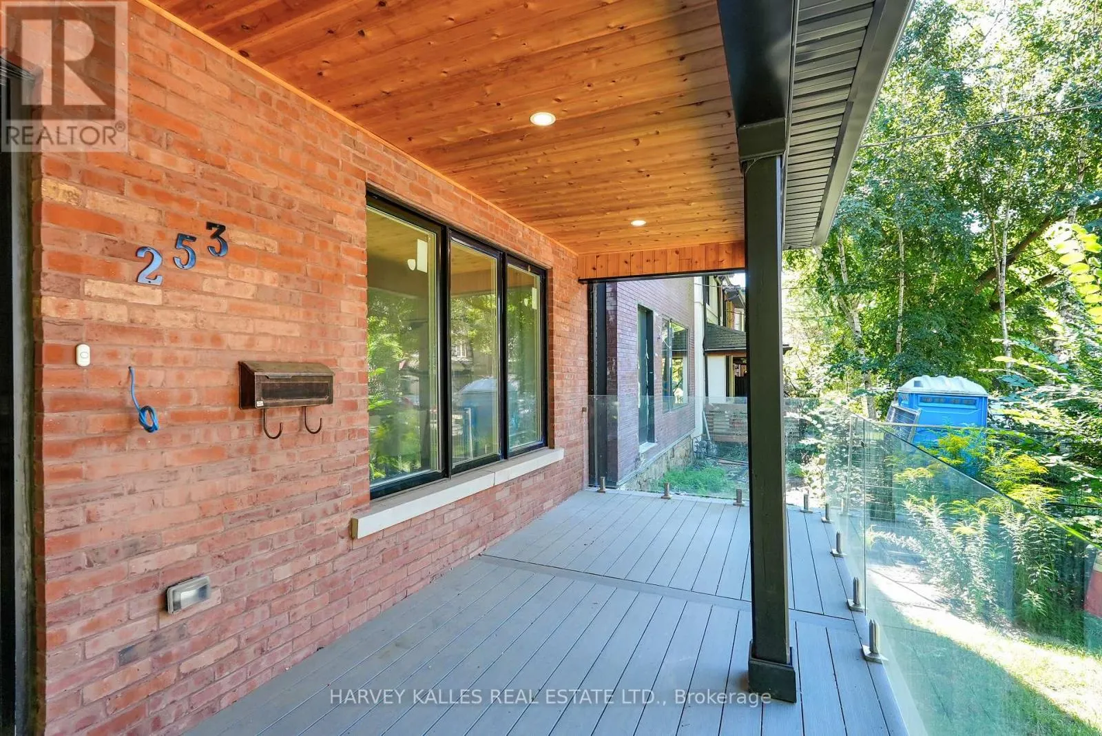 253 ALBANY AVENUE