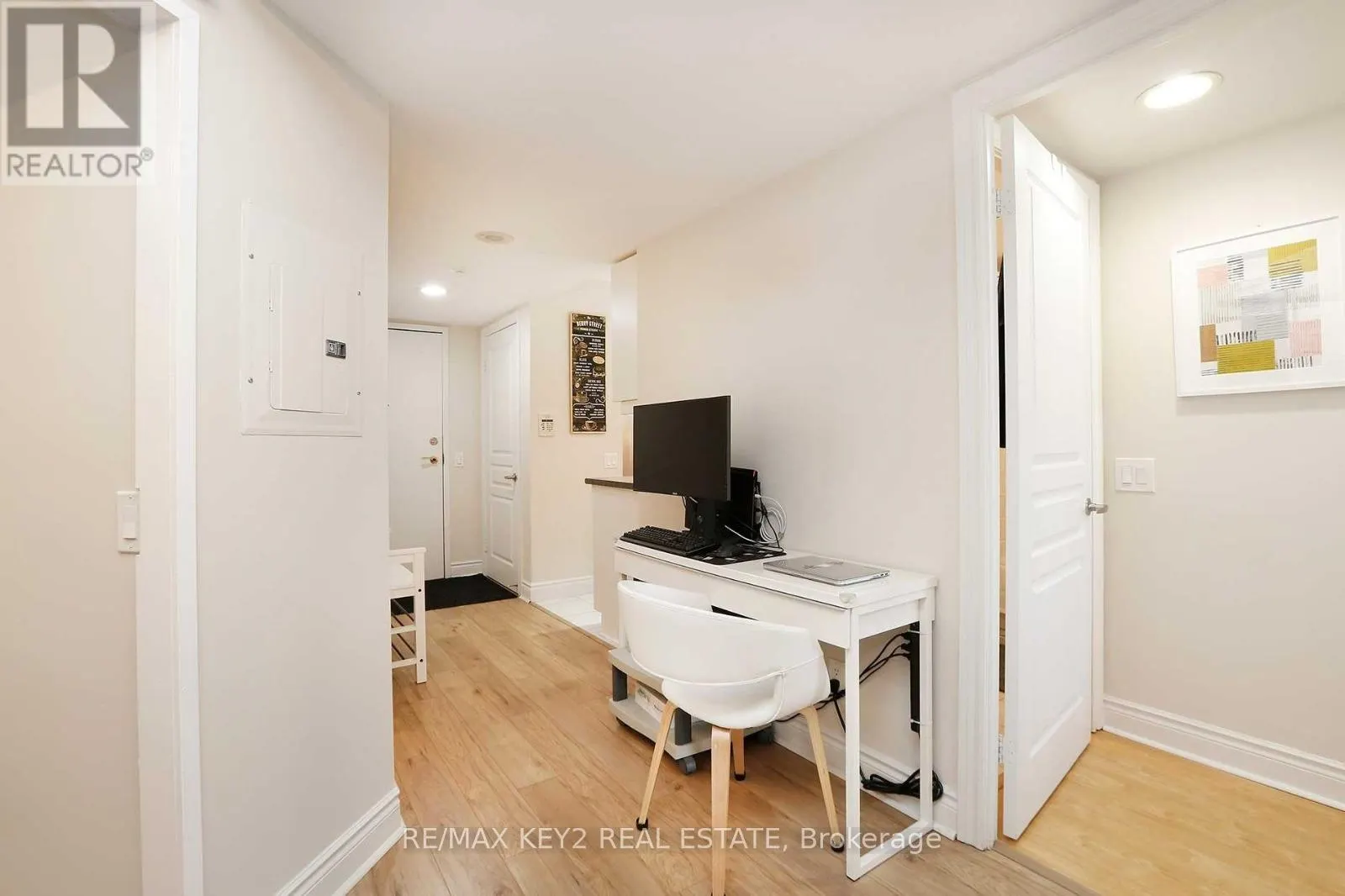 1329 - 15 NORTHTOWN WAY