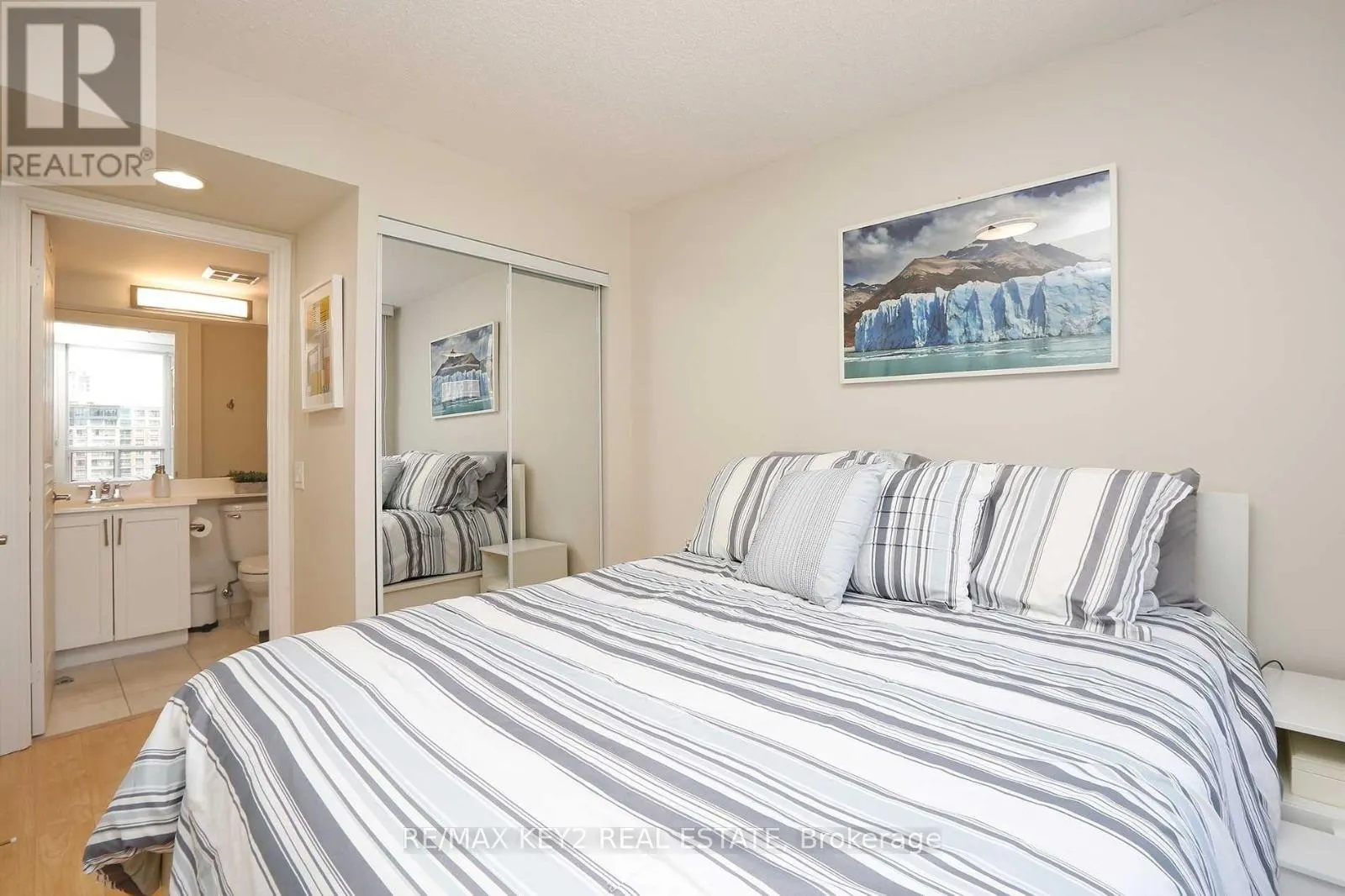 1329 - 15 NORTHTOWN WAY