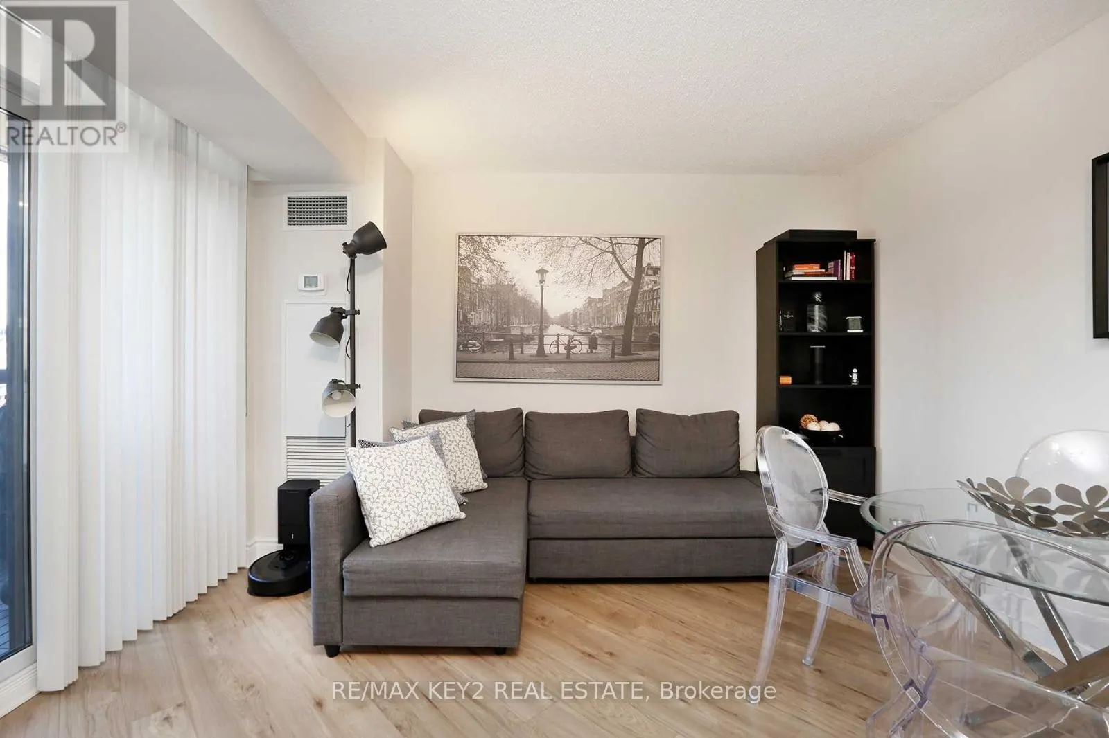 1329 - 15 NORTHTOWN WAY