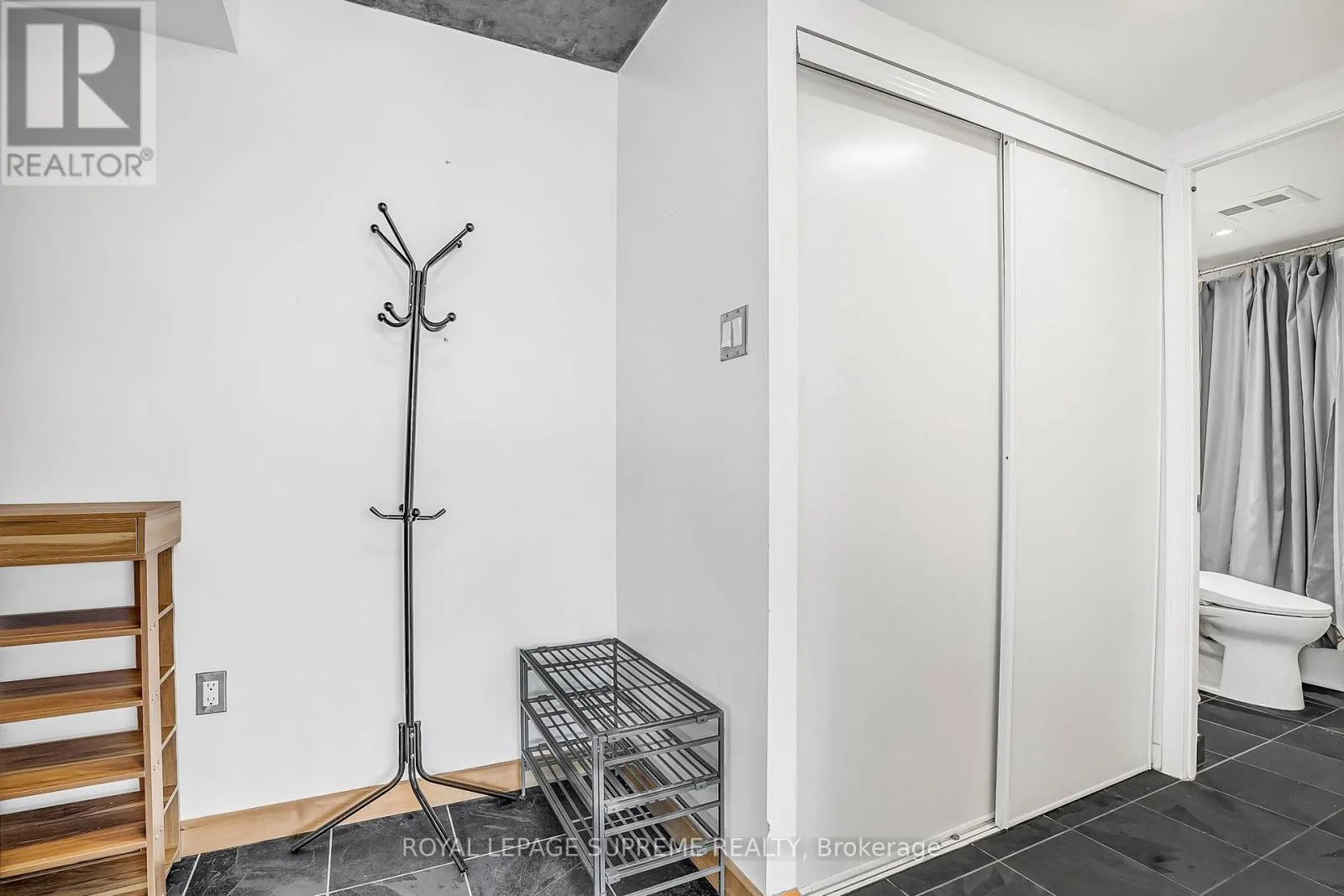 516 - 954 KING STREET W