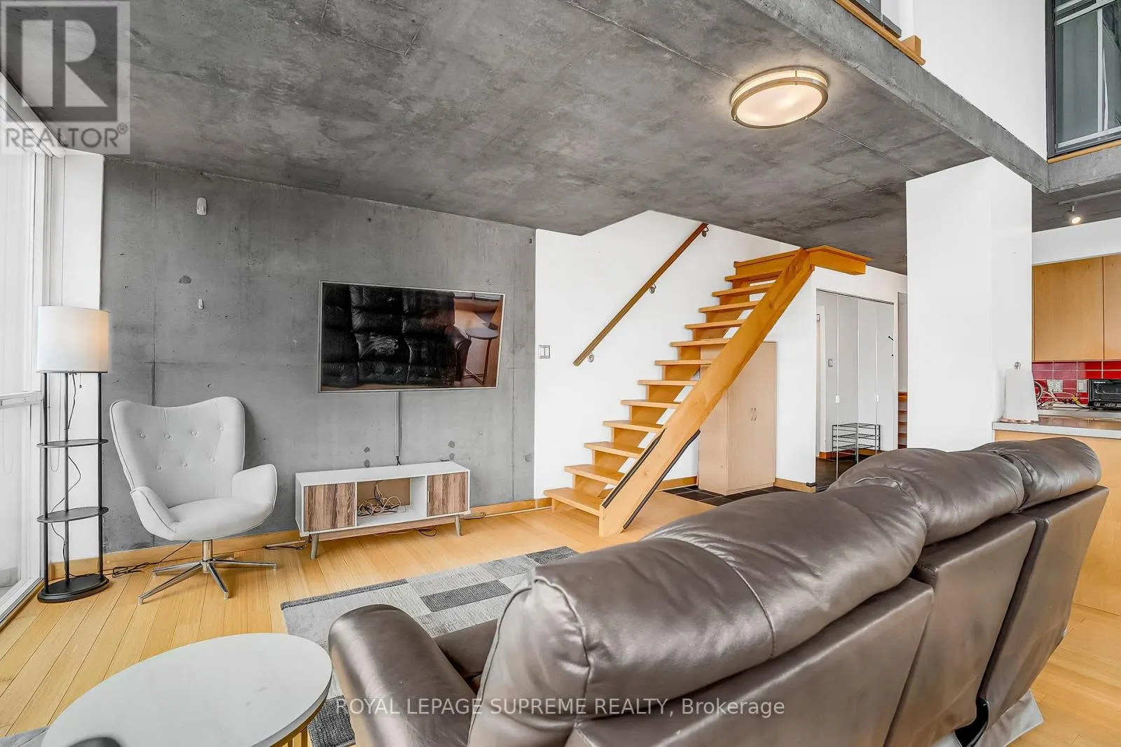 516 - 954 KING STREET W