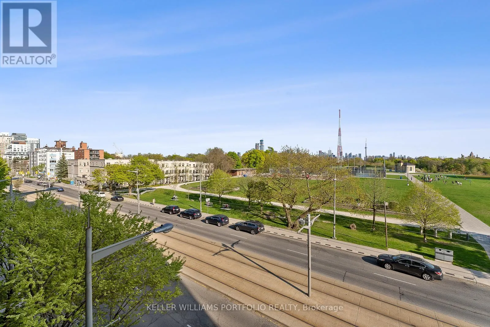 310 - 6 PARKWOOD AVENUE