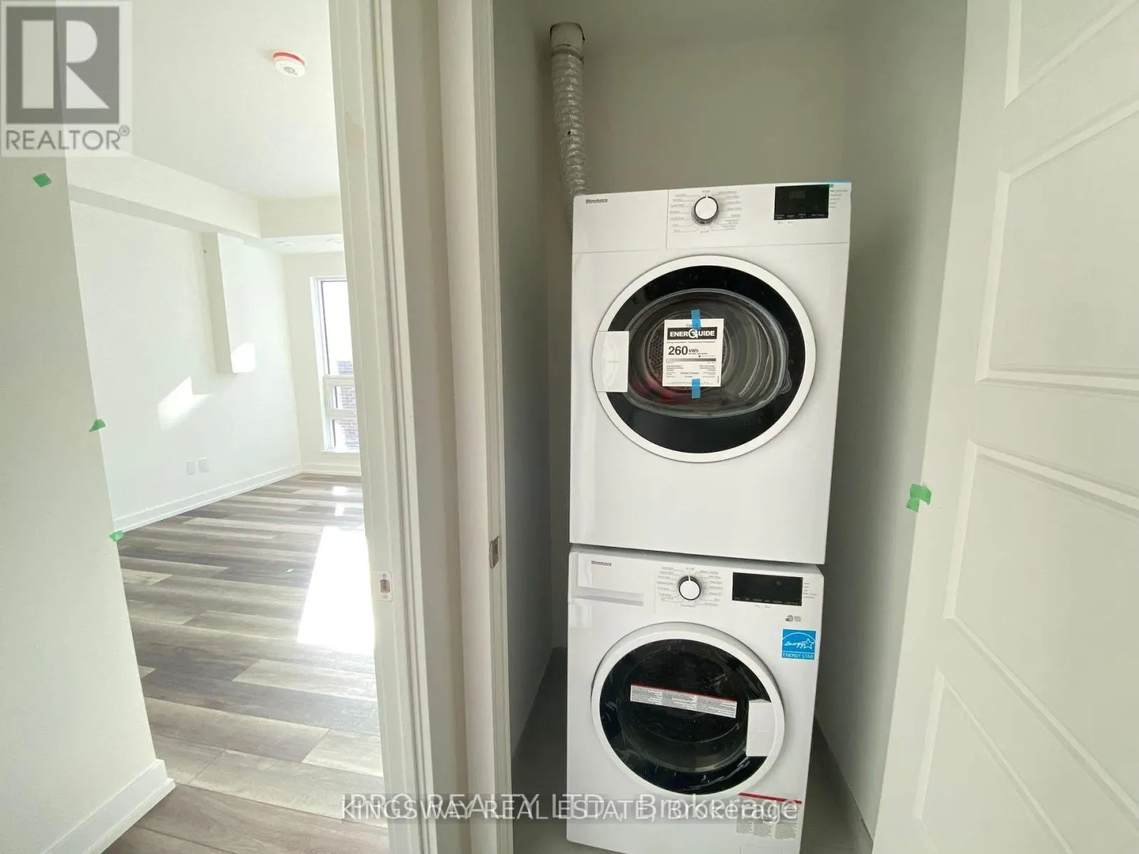 33 - 851 SHEPPARD AVENUE W