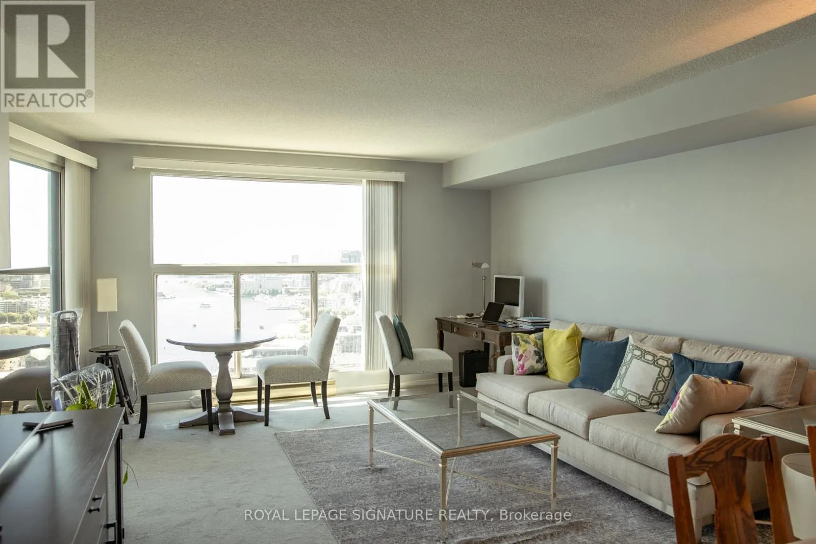 3610 - 99 HARBOUR SQUARE
