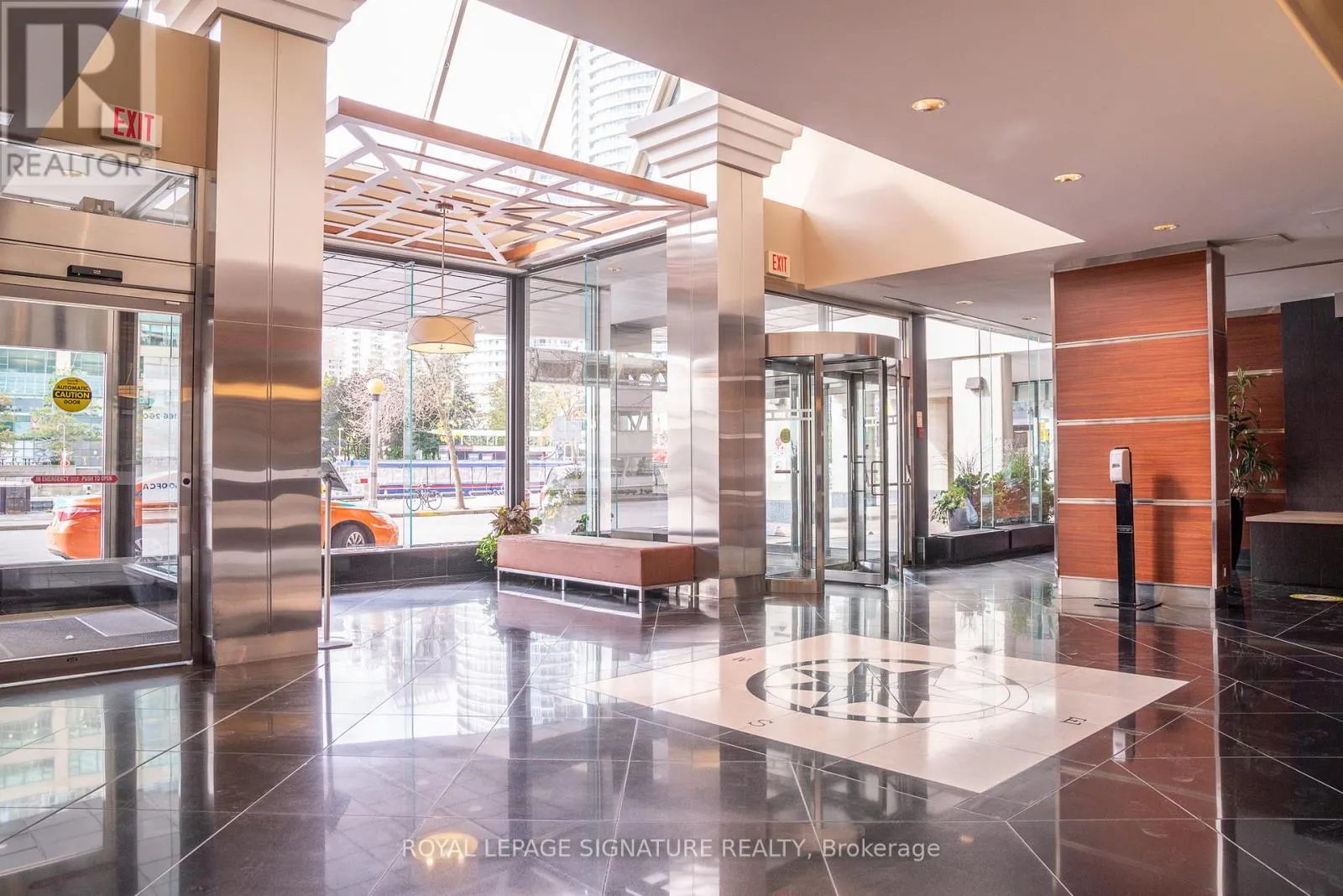 3610 - 99 HARBOUR SQUARE