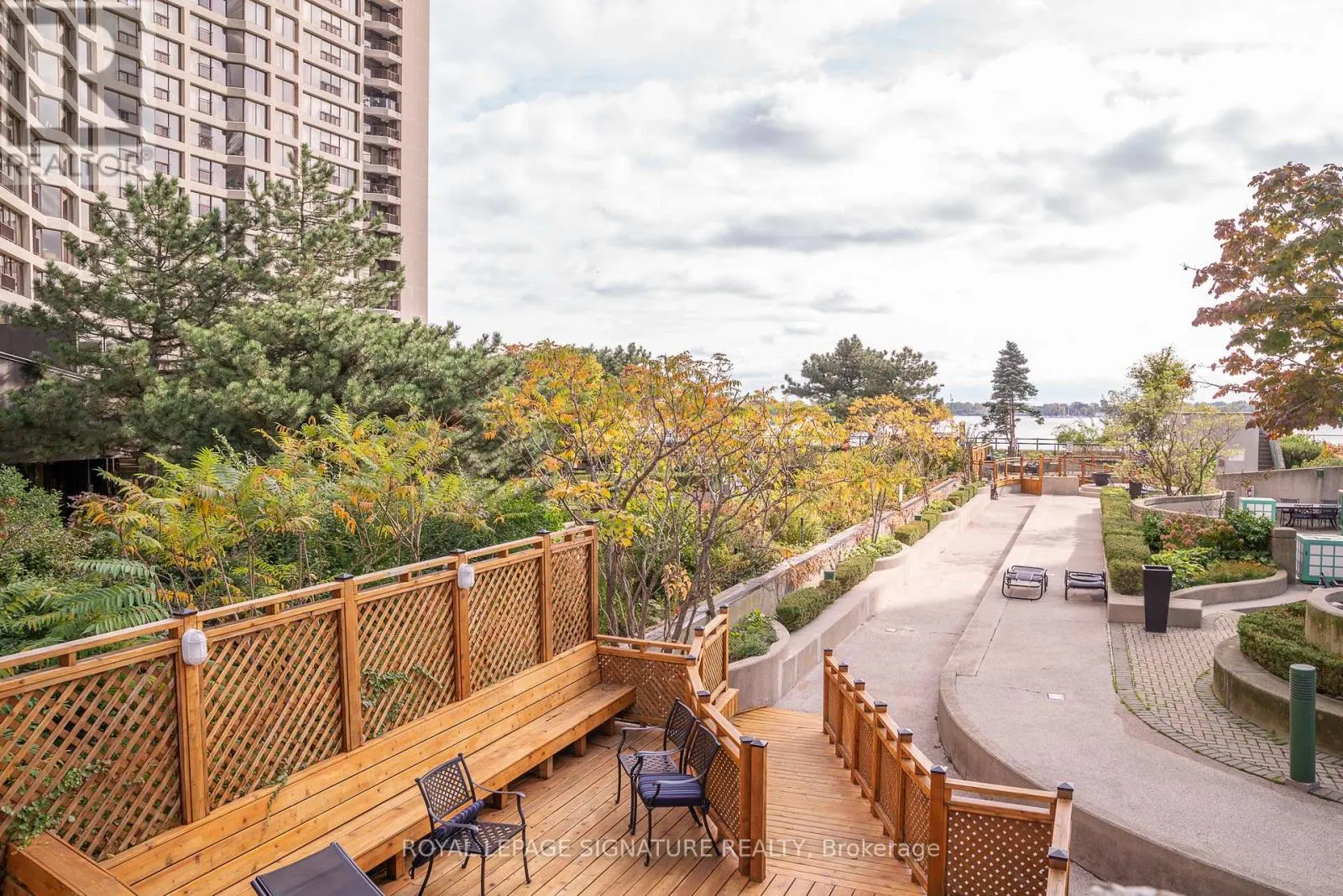 3610 - 99 HARBOUR SQUARE
