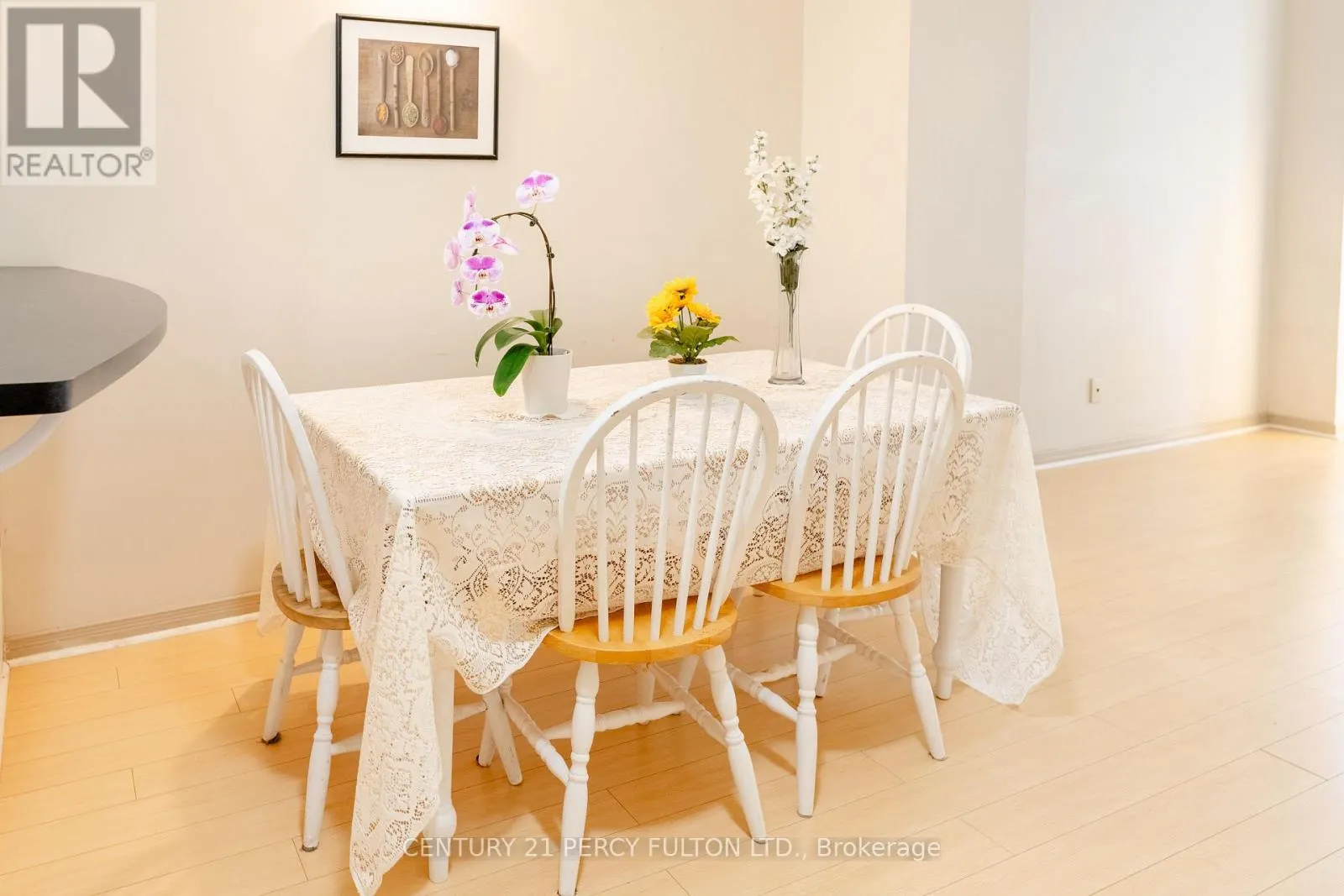 1204 - 393 KING STREET W