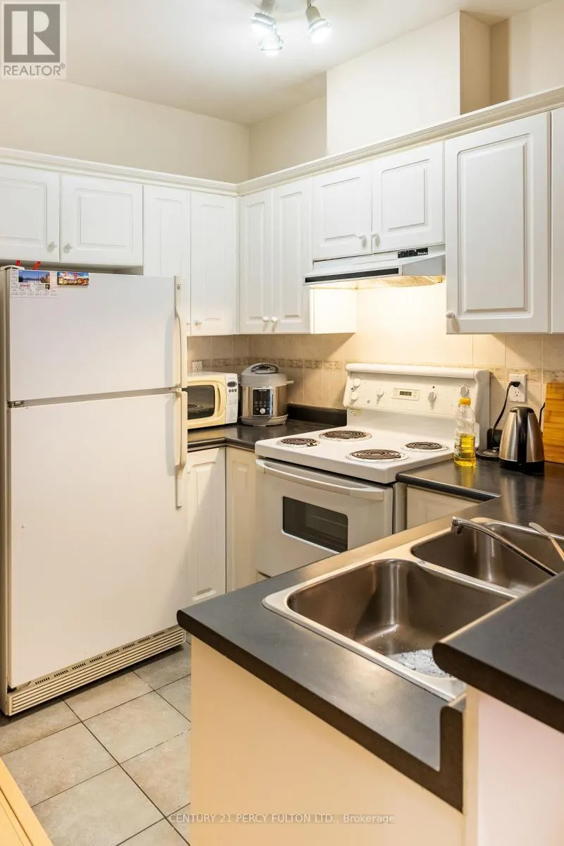 1204 - 393 KING STREET W