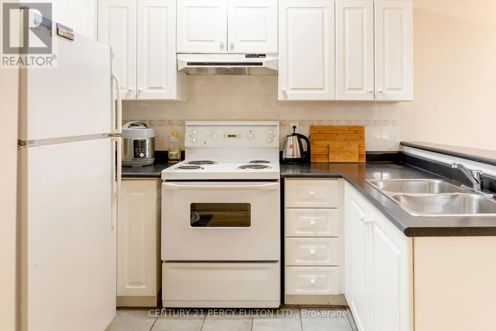 1204 - 393 KING STREET W