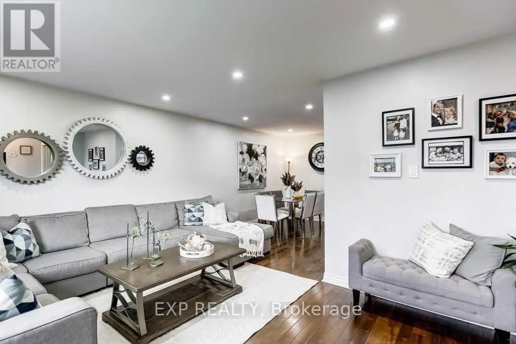 UPPER - 72 BILLINGTON CRESCENT