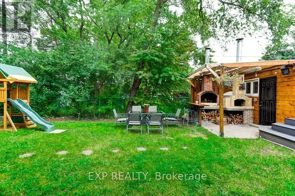 UPPER - 72 BILLINGTON CRESCENT