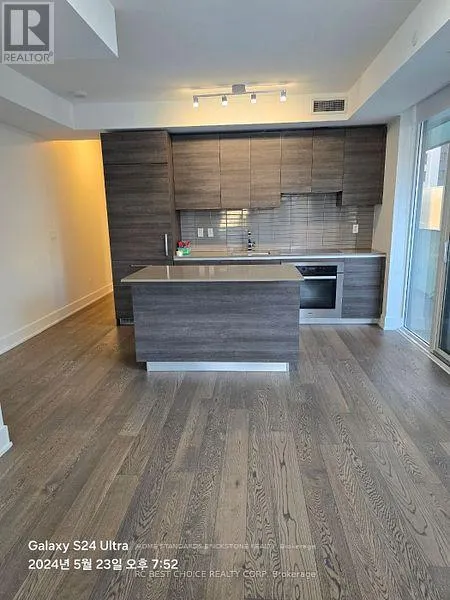 605 - 200 BLOOR STREET W