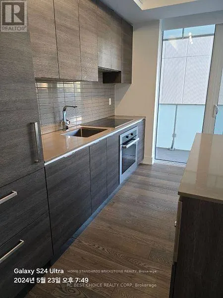 605 - 200 BLOOR STREET W