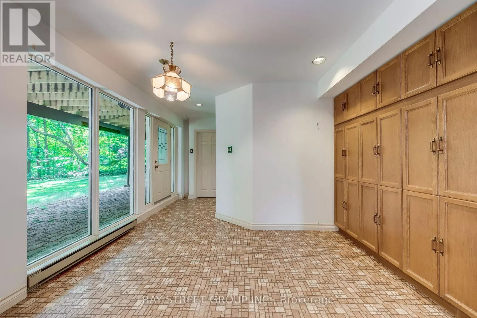 7 MYLESVIEW PLACE