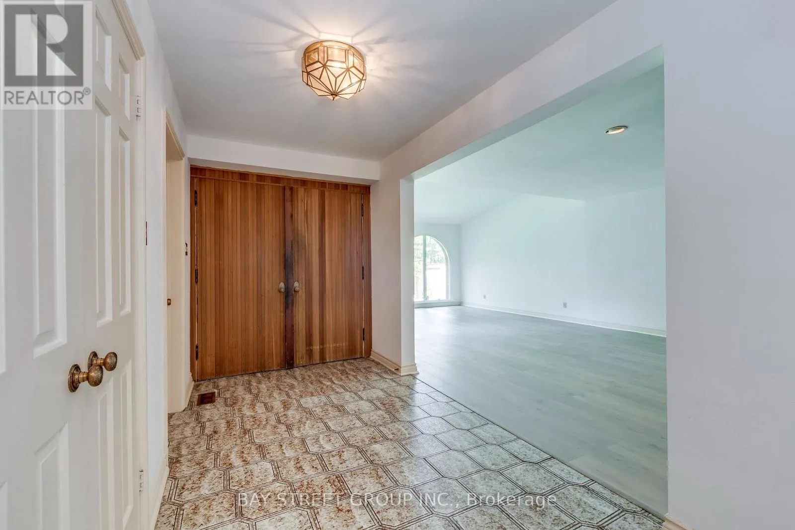 7 MYLESVIEW PLACE