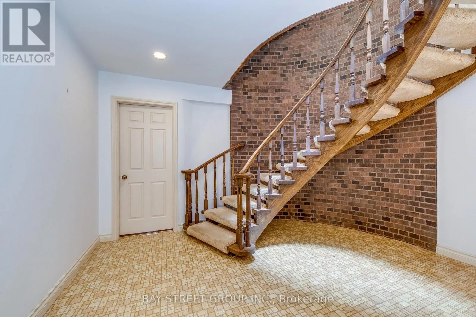 7 MYLESVIEW PLACE
