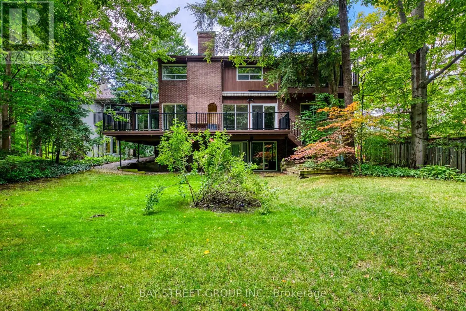 7 MYLESVIEW PLACE