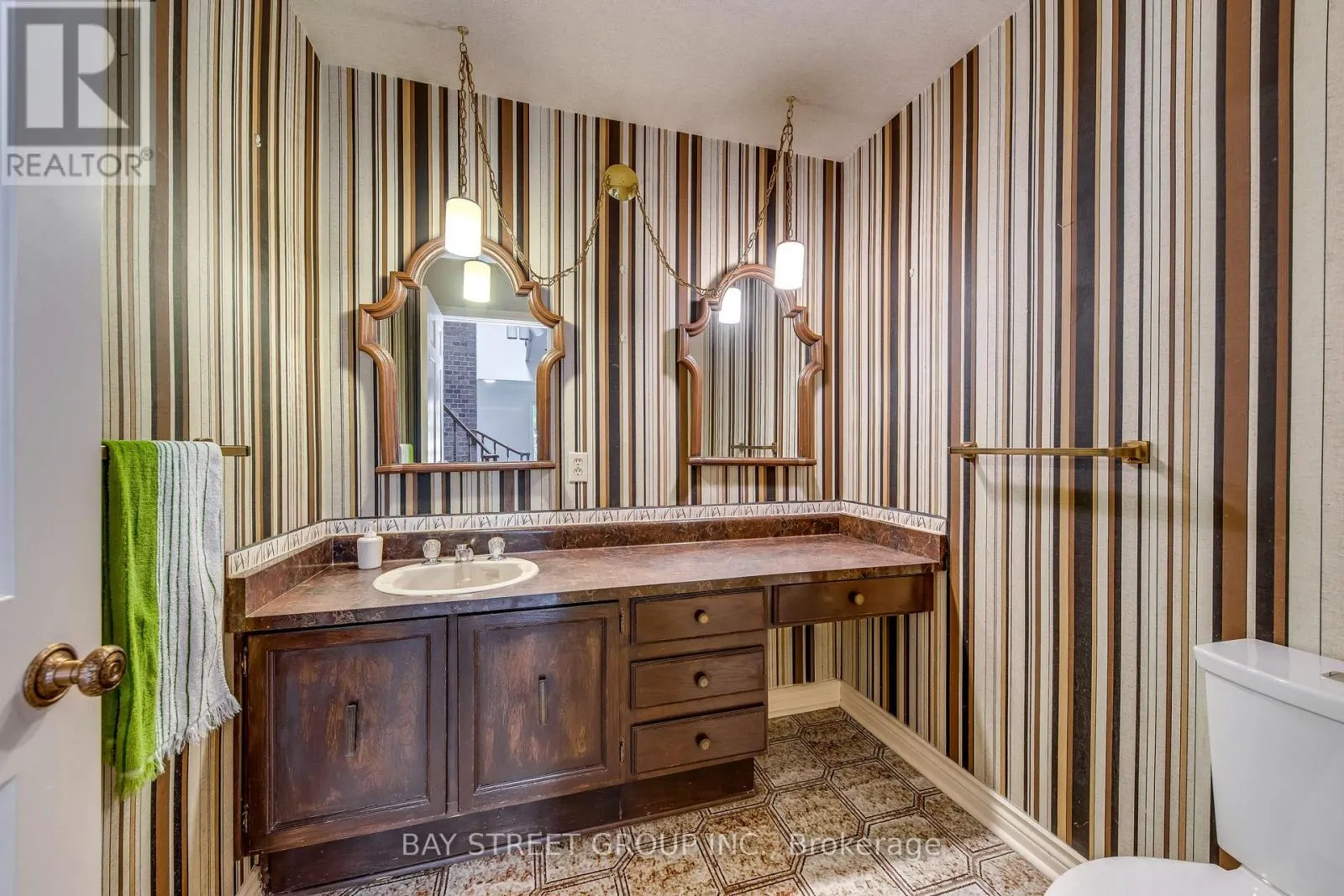 7 MYLESVIEW PLACE